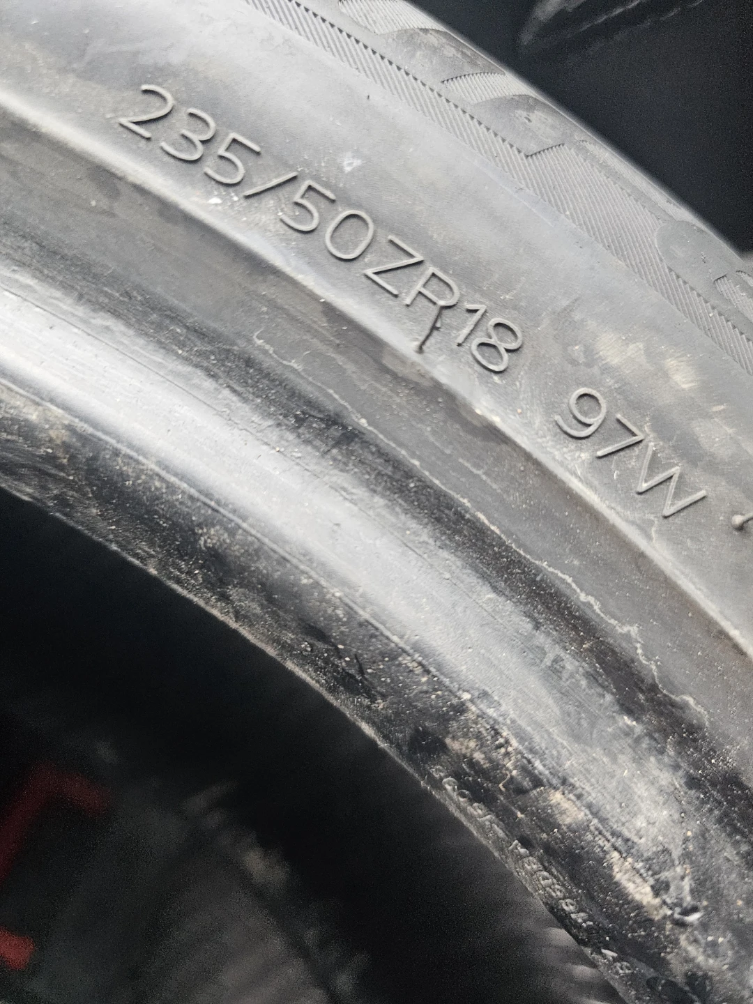 2X235/50/R18 laufenn all season tires only pair