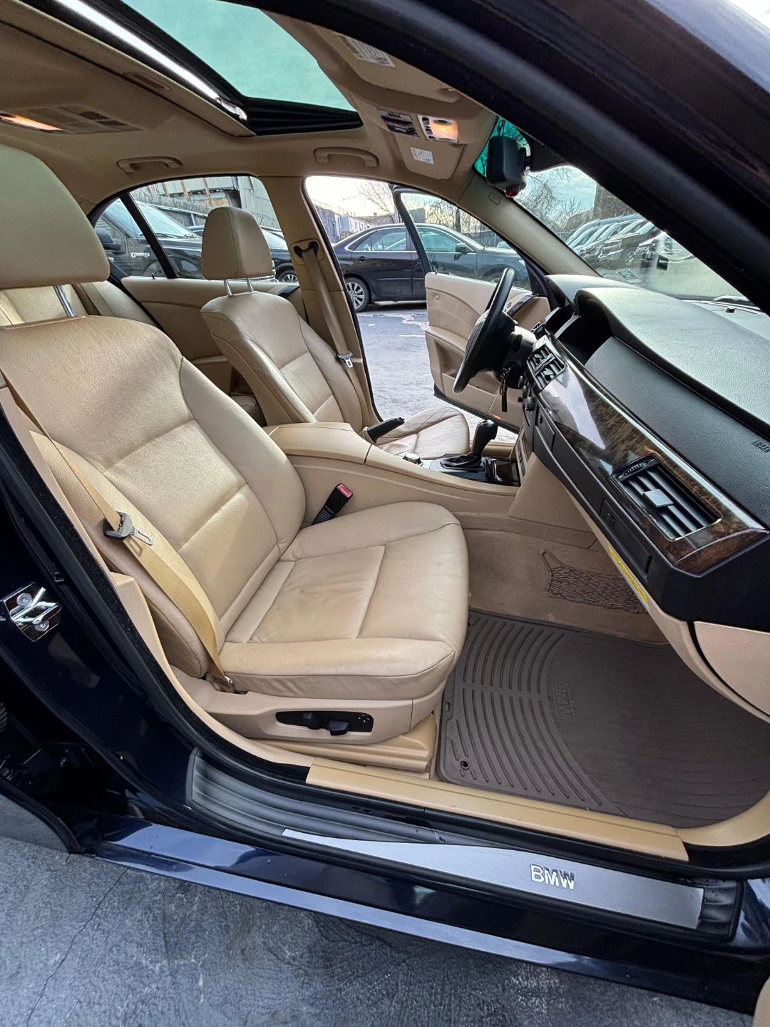 BMW 545i  2004 - photo 3