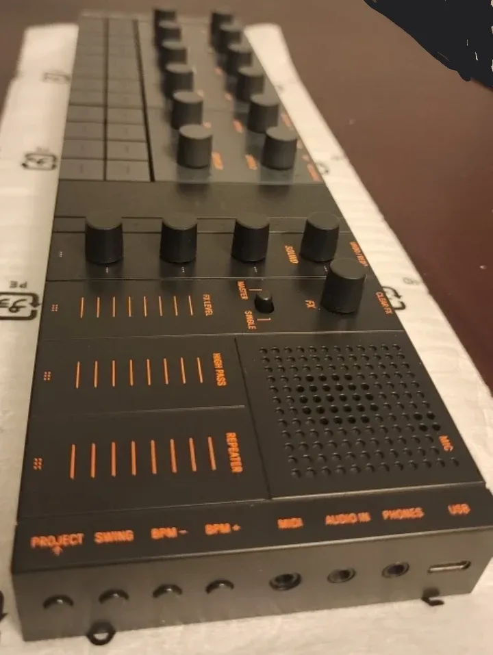 Yamaha SEQTRAK - Barely used - Black image indicator(4)