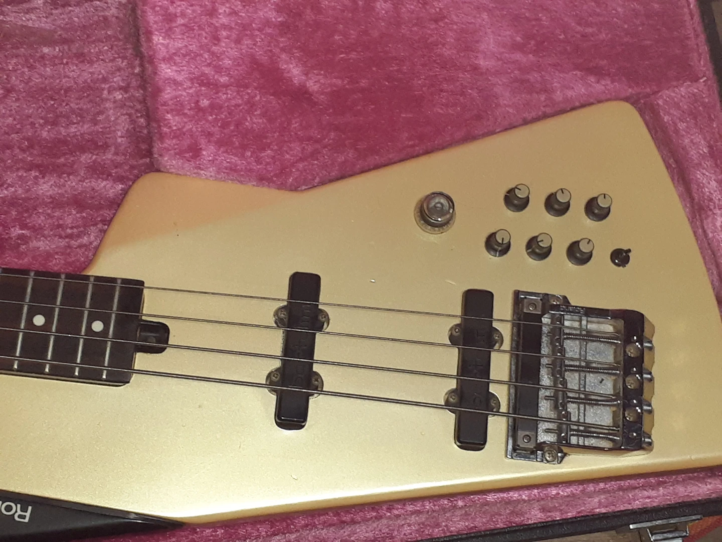 Roland G-77 Bass Guitar - photo 2