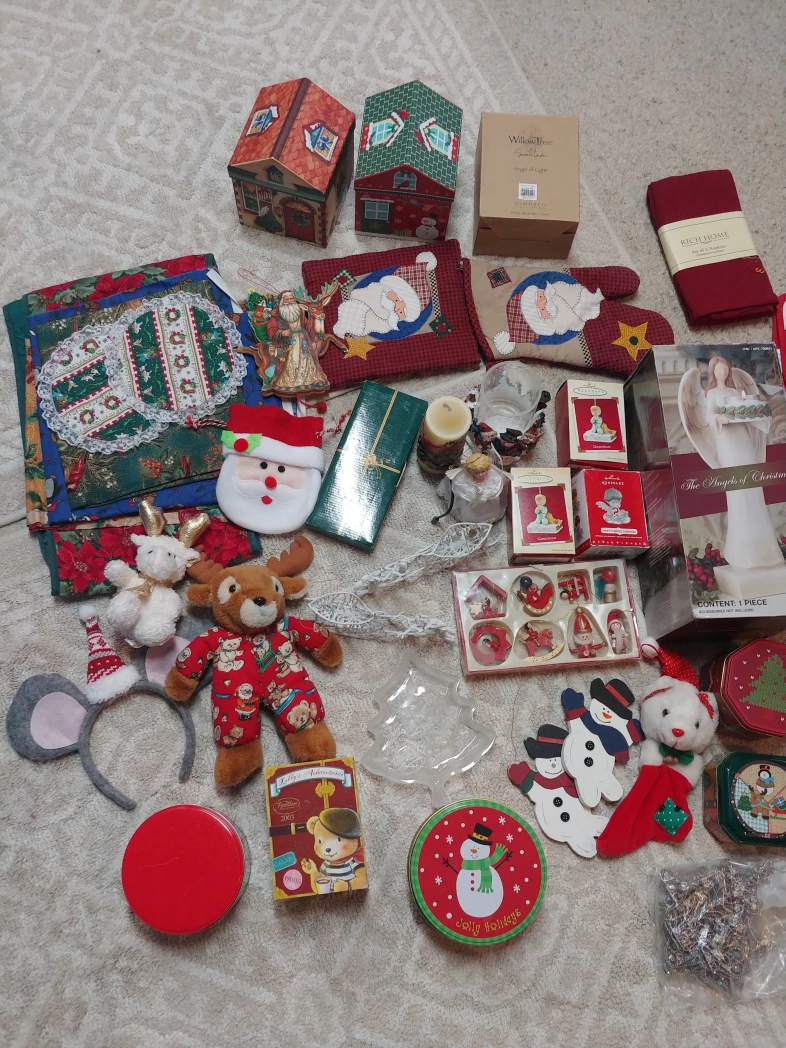 Christmas Decorations Lot - photo 2