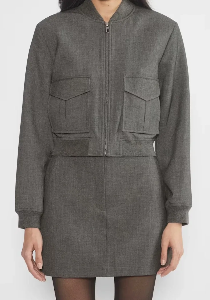 Aritizia Bomber Jacket (L) image indicator(2)