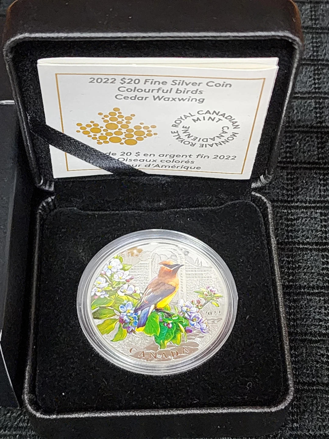 2022 $20 Fine Silver Coin - Cedar Waxwing - photo 2
