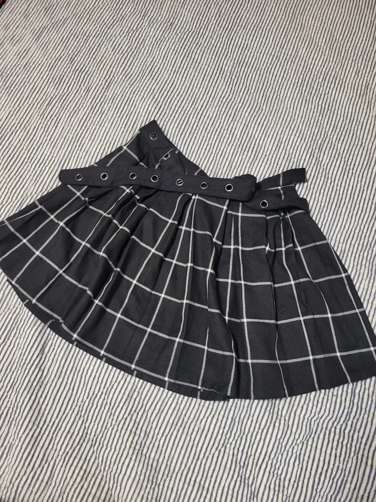 Assorted dresses, skirts, and tops #Cleanout image indicator(5)