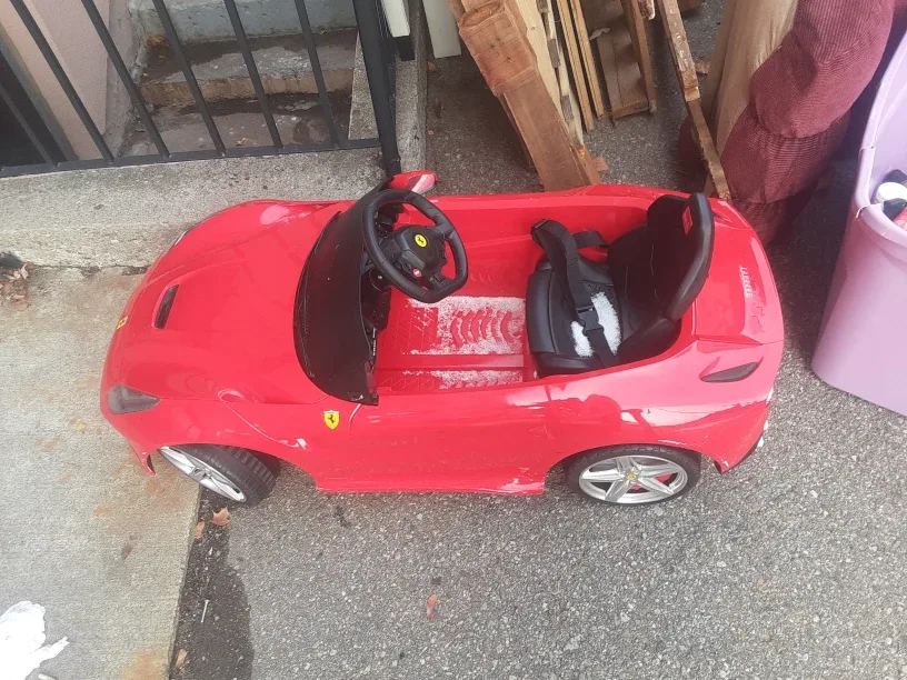 💚Ferrari Ride-On Car for Kids #cleanout image indicator(2)