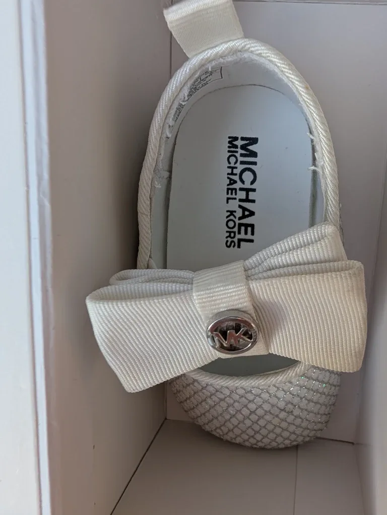 New Michael Kors Baby Shoes - Size 1 US image indicator(3)
