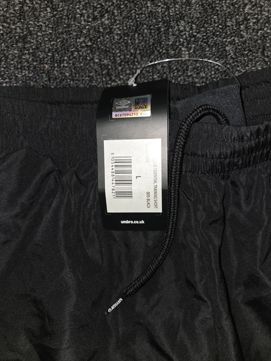 Umbro Essential Training Shorts - Size L - photo 2