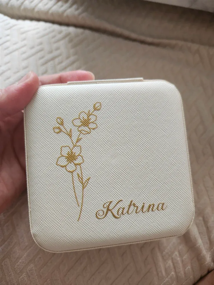 Gift Set Box with Prosecco, Jewelry Box, & More! image indicator(2)