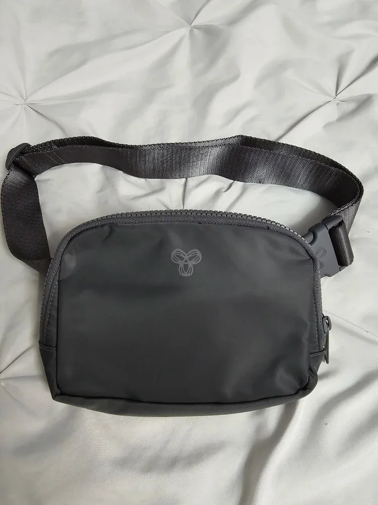 Tnaction Everyday Belt Bag -Grey