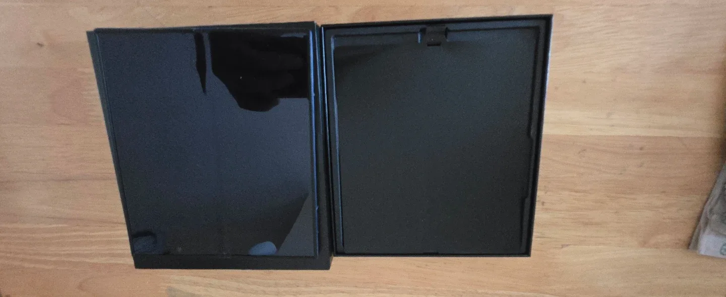 SAMSUNG GALAXY Z FOLD 6 512GB WITH SAMSUNG GALAXY WATCH ULTRA image indicator(2)