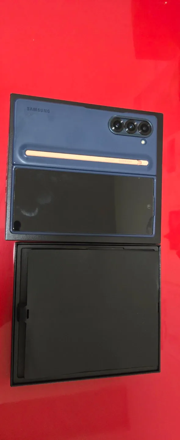 SAMSUNG GALAXY Z FOLD 6 512GB WITH SAMSUNG GALAXY WATCH ULTRA image indicator(4)