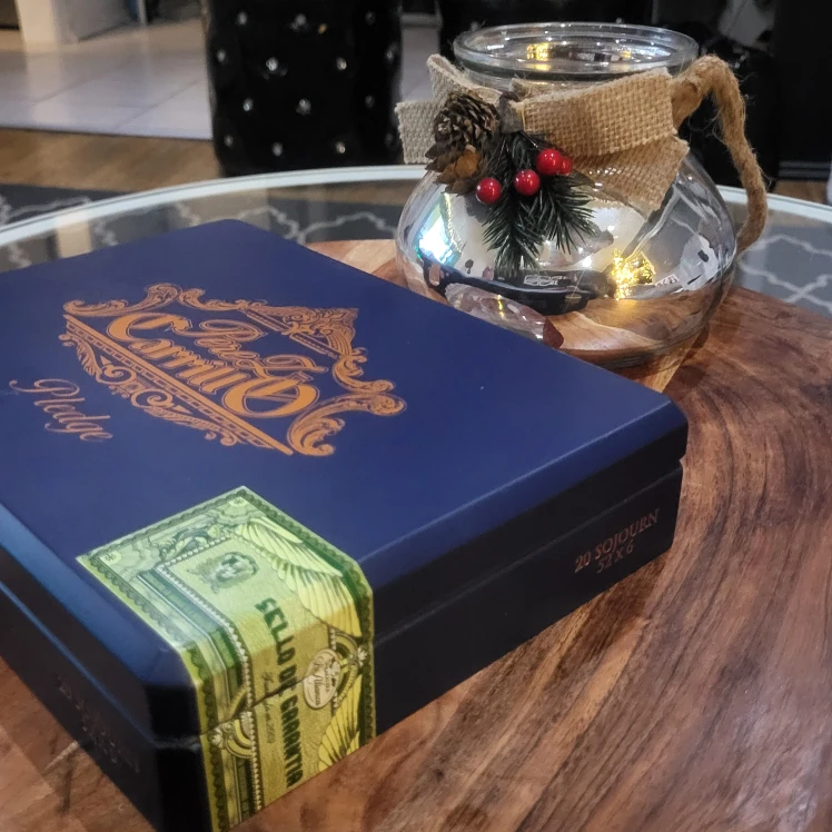 Empty Perez Carrillo Pledge Cigar Box - photo 2