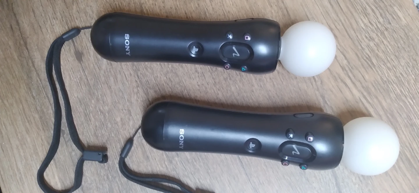 SONY PLAYSTATION MOVE MOTION CONTROLLERS