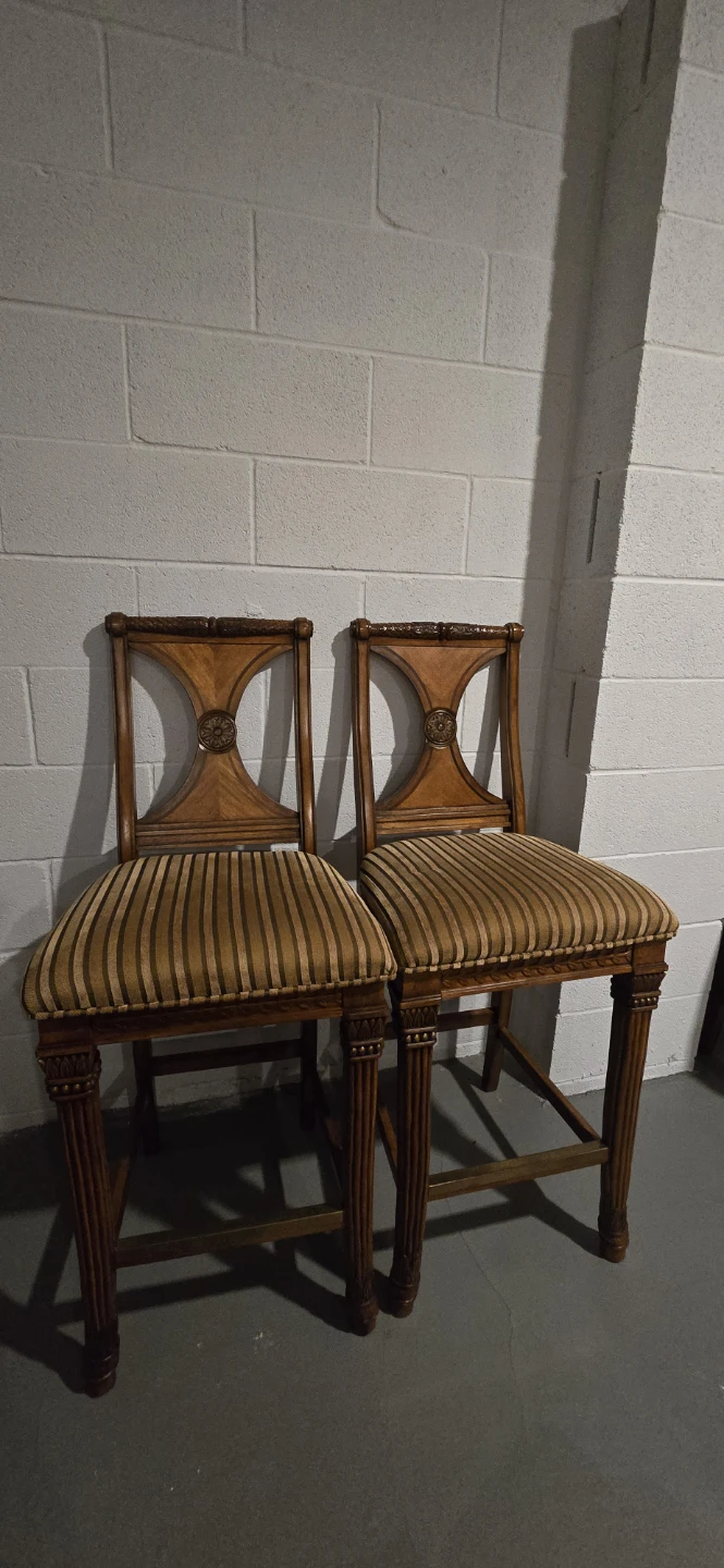 Set of 4 Wooden Bar Stools - photo 2