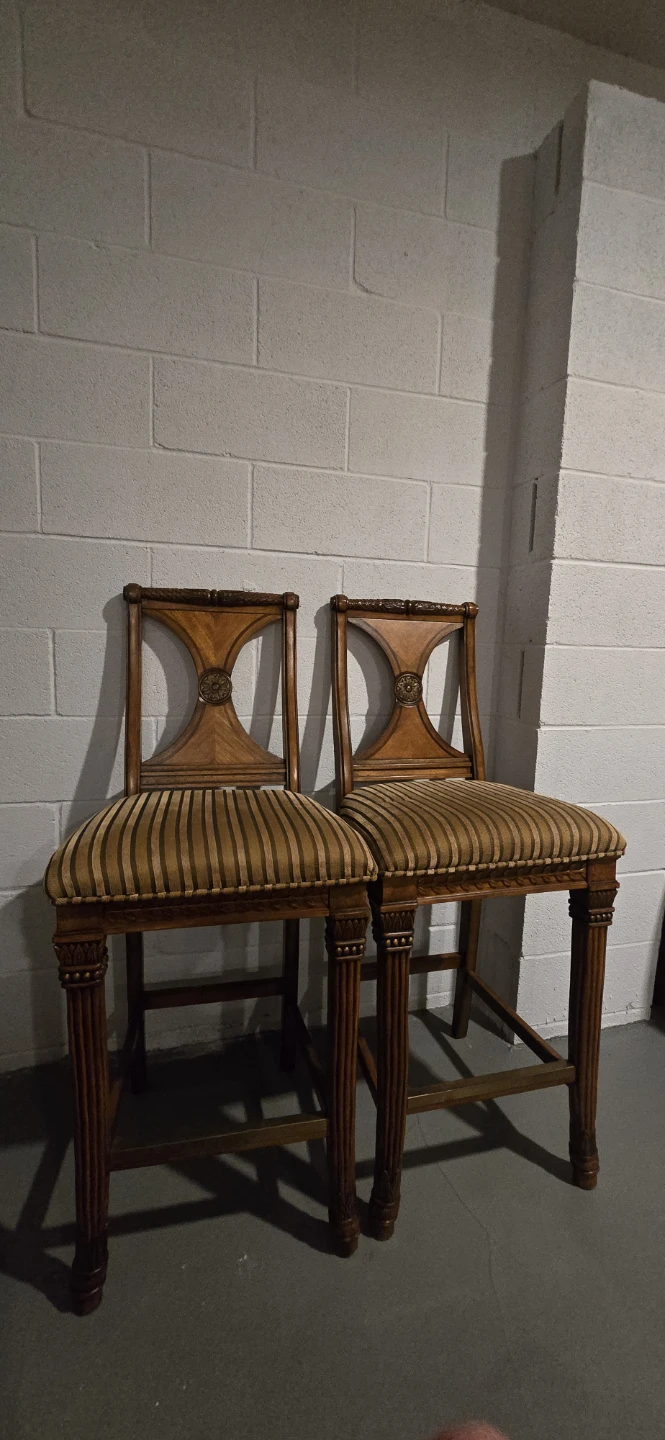 Set of 4 Wooden Bar Stools - photo 3