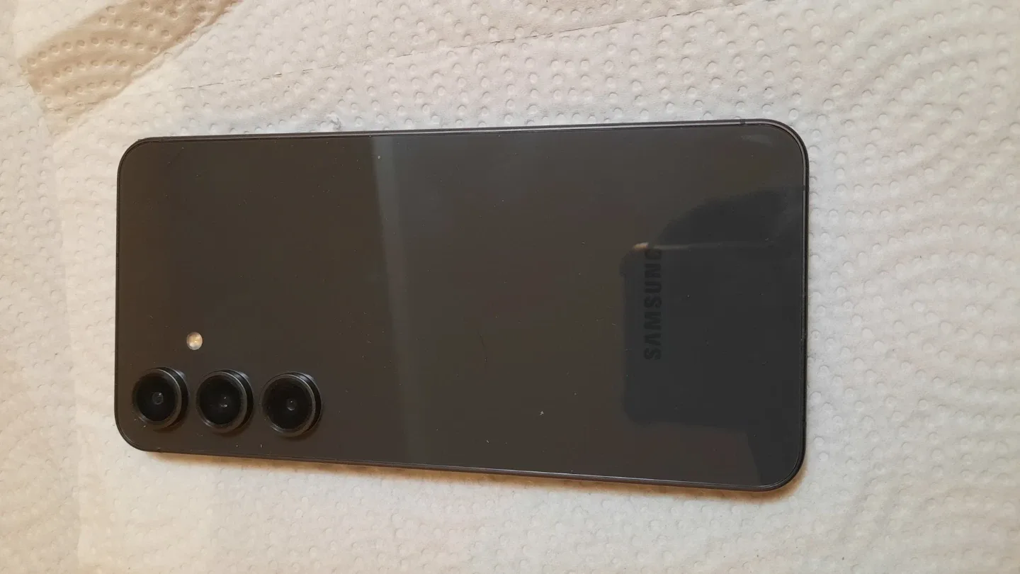 Samsung Galaxy S24 FE - Like New!