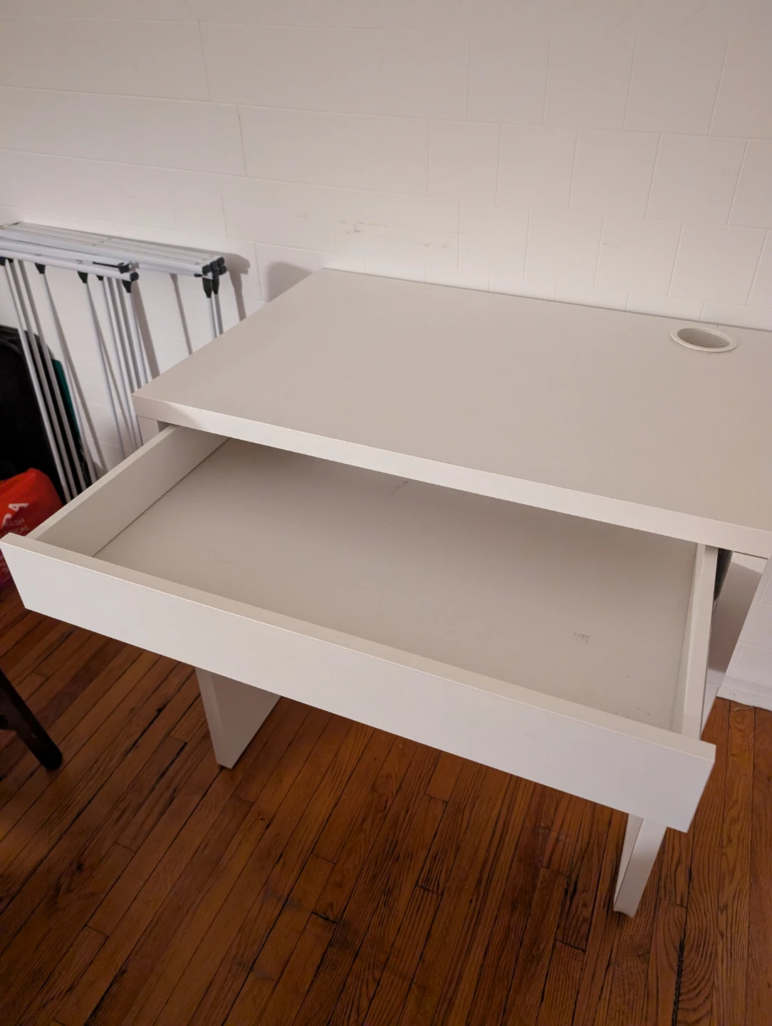 IKEA Micke White Desk with Drawer - photo 3