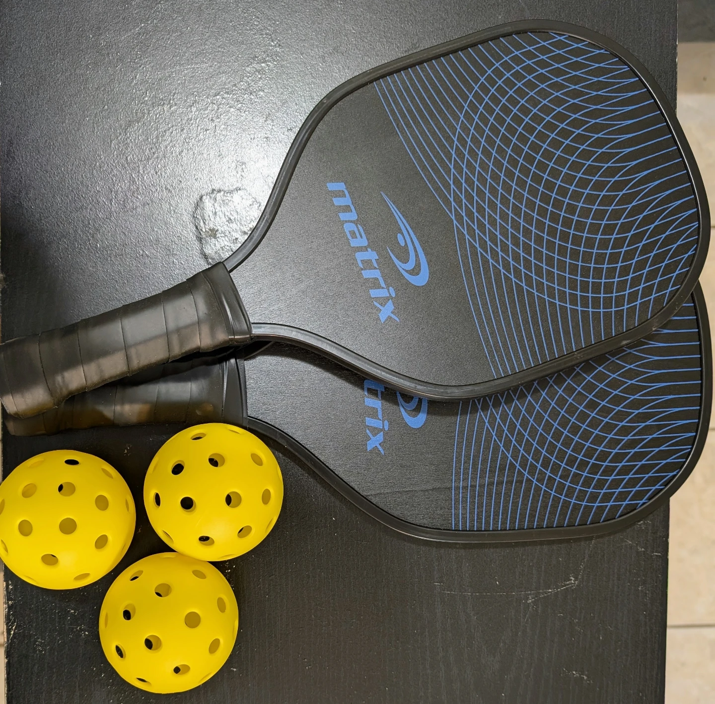 Matrix Pickleball Paddles (Set of 2) + 3 Balls