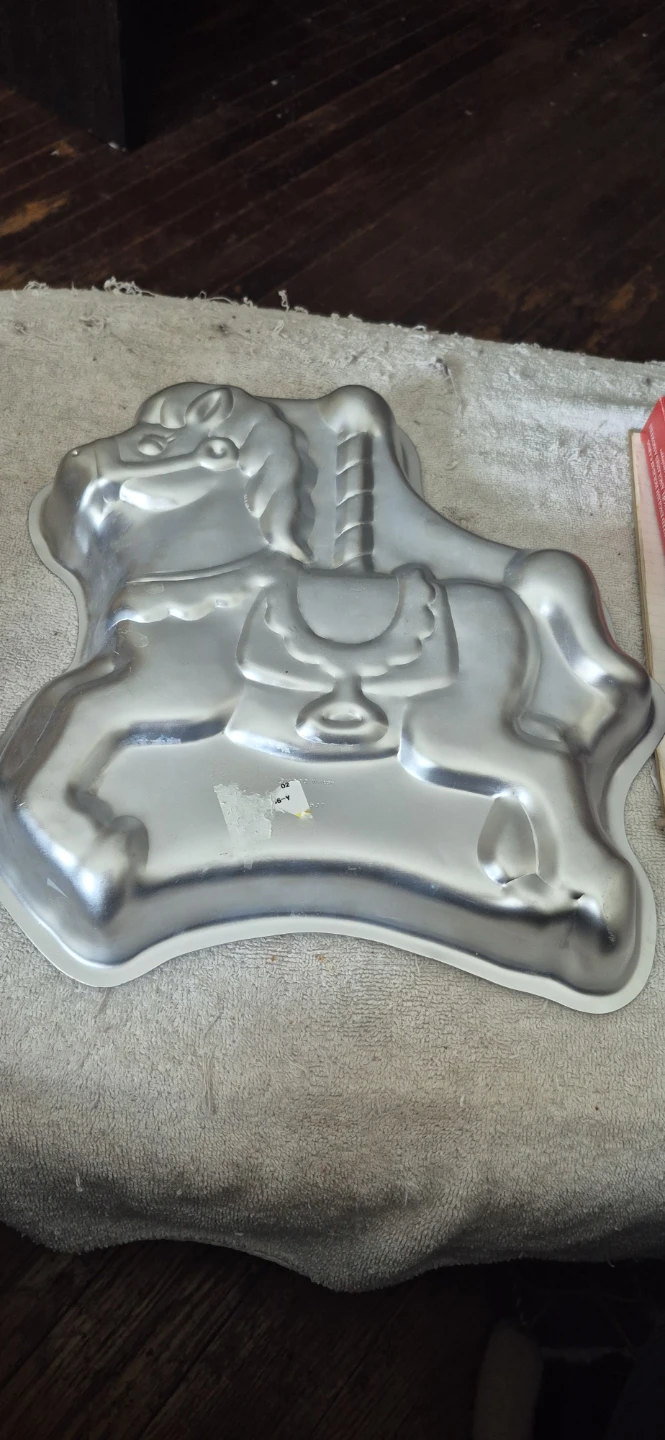 Vintage Wilton Carousel Horse Cake Pan - photo 2