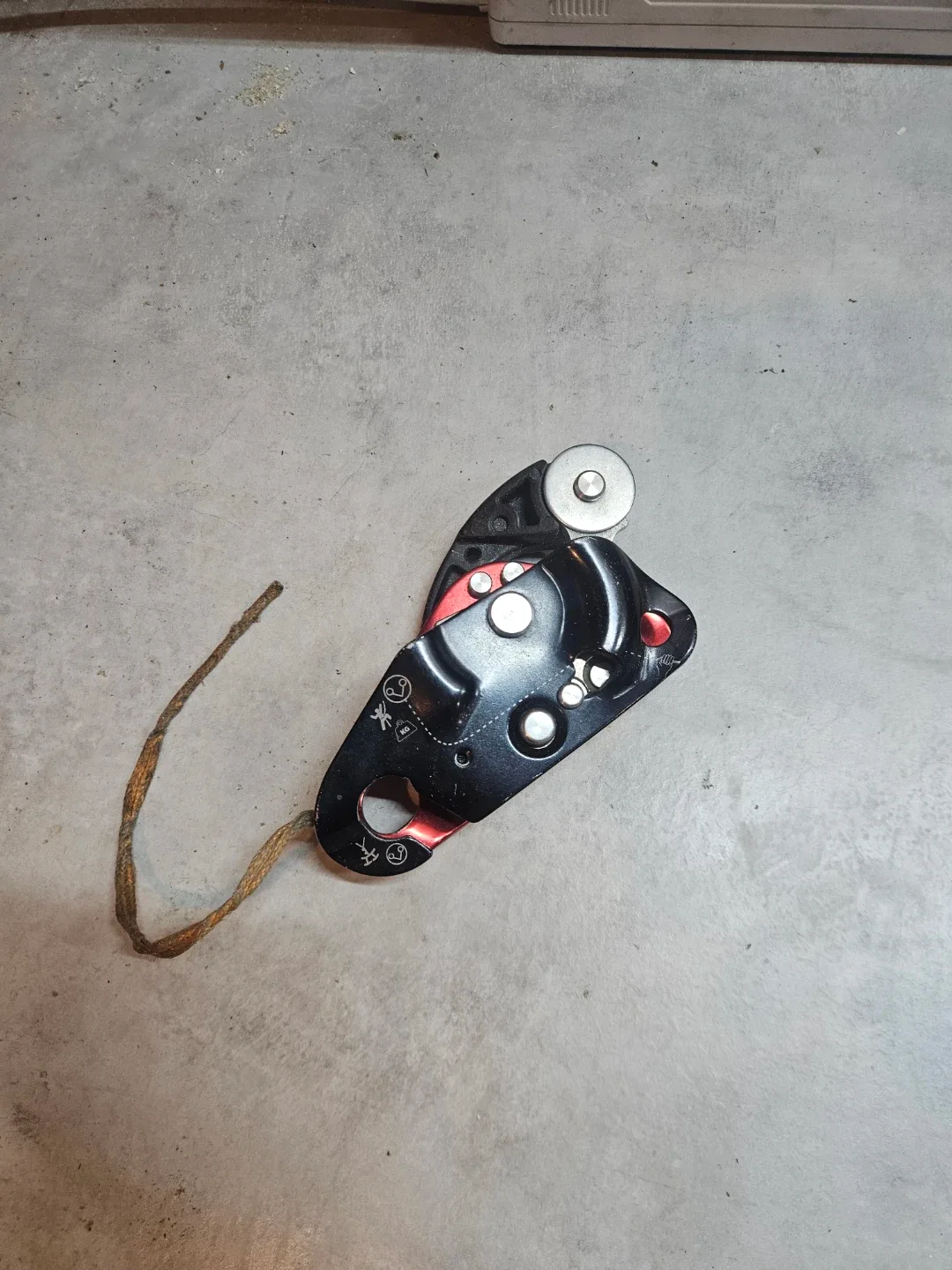 Tazlov 3 climbing device