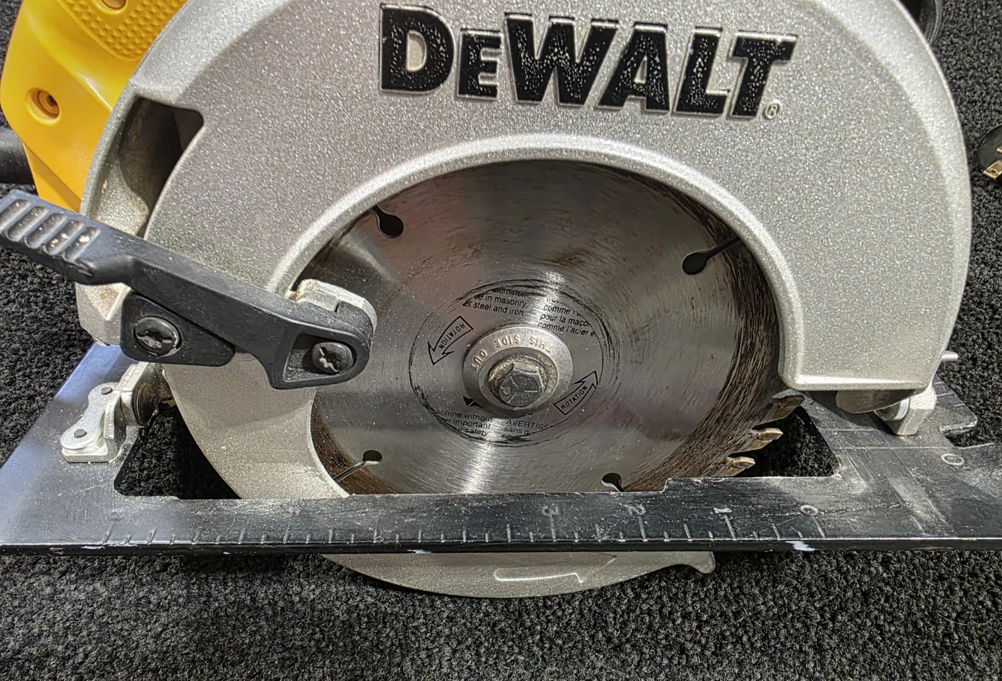 DeWalt DW359 Electric Circular Saw - photo 3