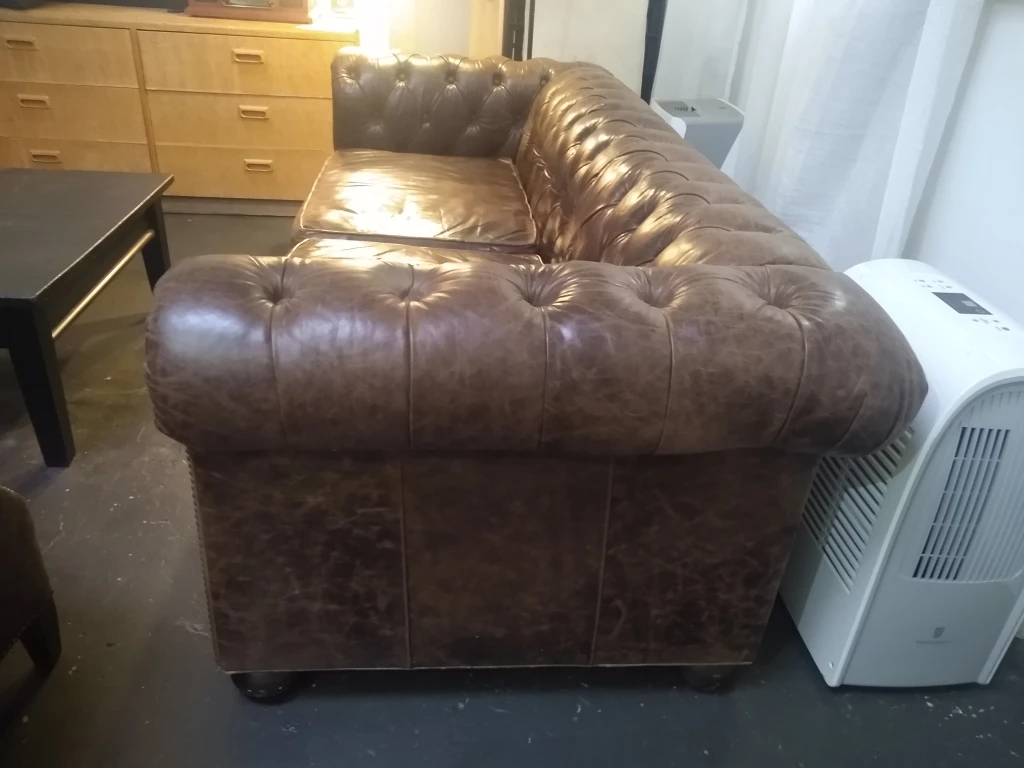 Brown Leather Chesterfield Sofa - photo 3