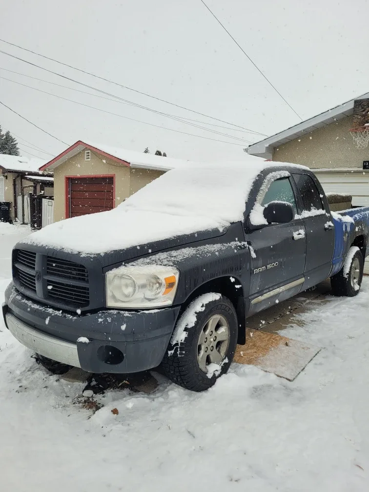 Dodge Ram 1500 Pickup Truck image indicator(3)