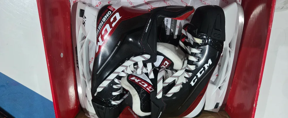 CCM JetSpeed FT485 SR Hockey Skates - size 7.5