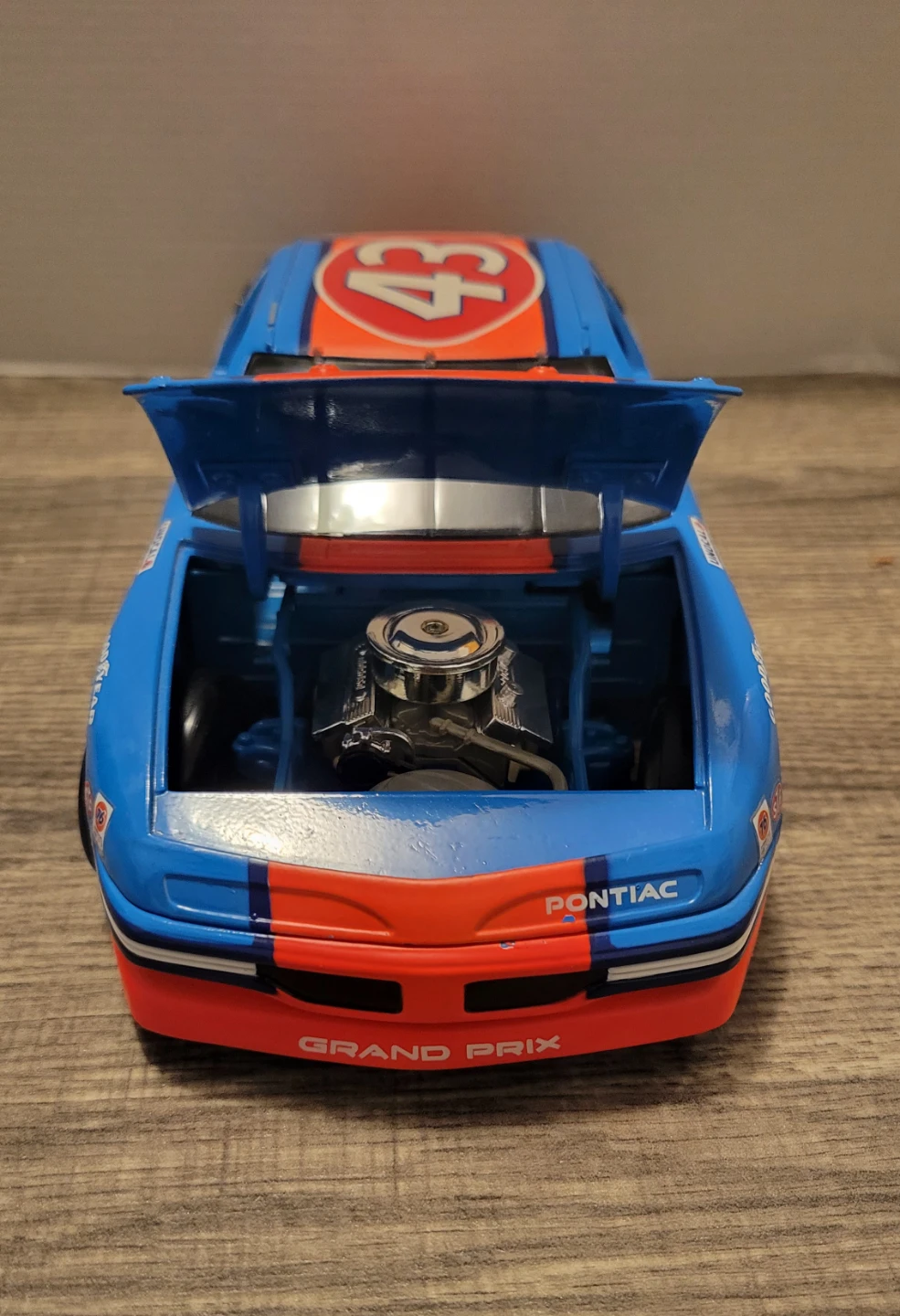Pontiac Grand Prix #43 Diecast Car - photo 4