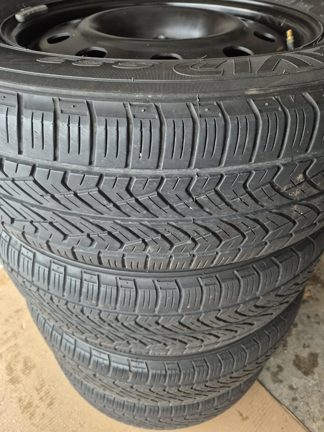Yokohama Avid S33 225/65R17 Tires on rims (Set of 4) - photo 2