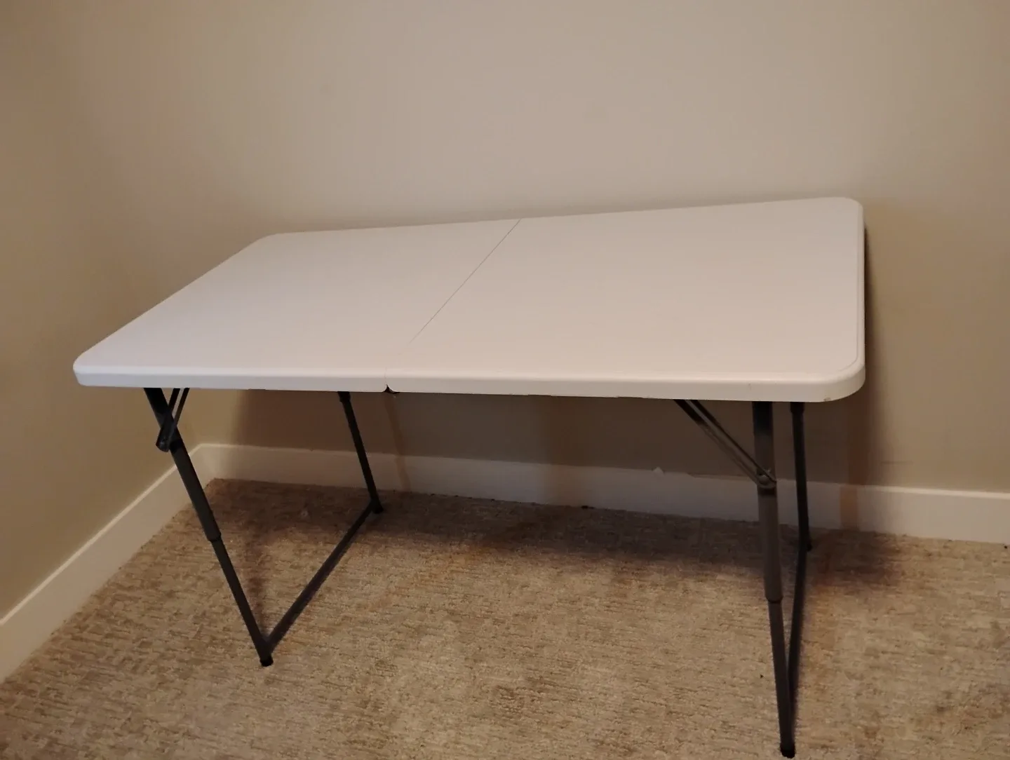 4ft Folding table