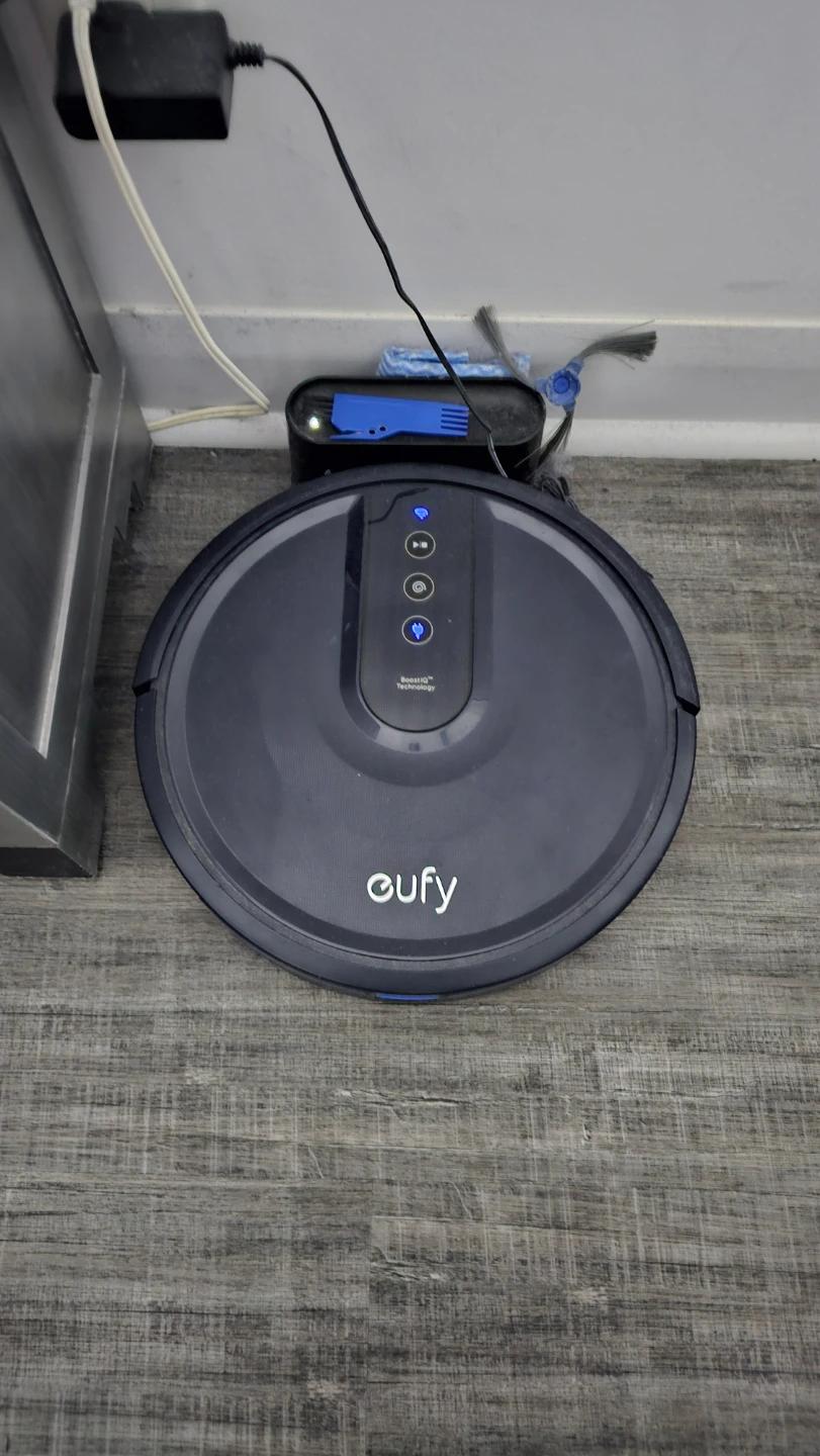 Eufy RoboVac 25c - Great Condition!