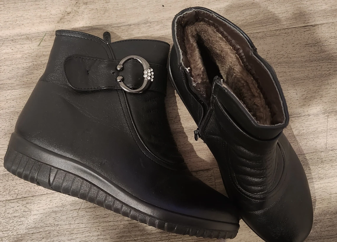 Black Ankle,brand new boots,with Buckle Detail size7 - photo 2