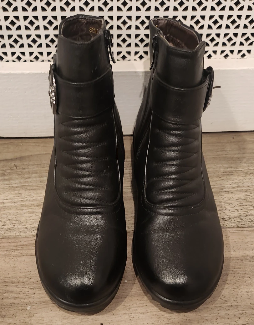Black Ankle,brand new boots,with Buckle Detail size7 - photo 5