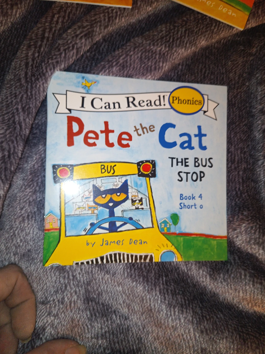 Pete the Cat I Can Read! Phonics Book Series by James Dean