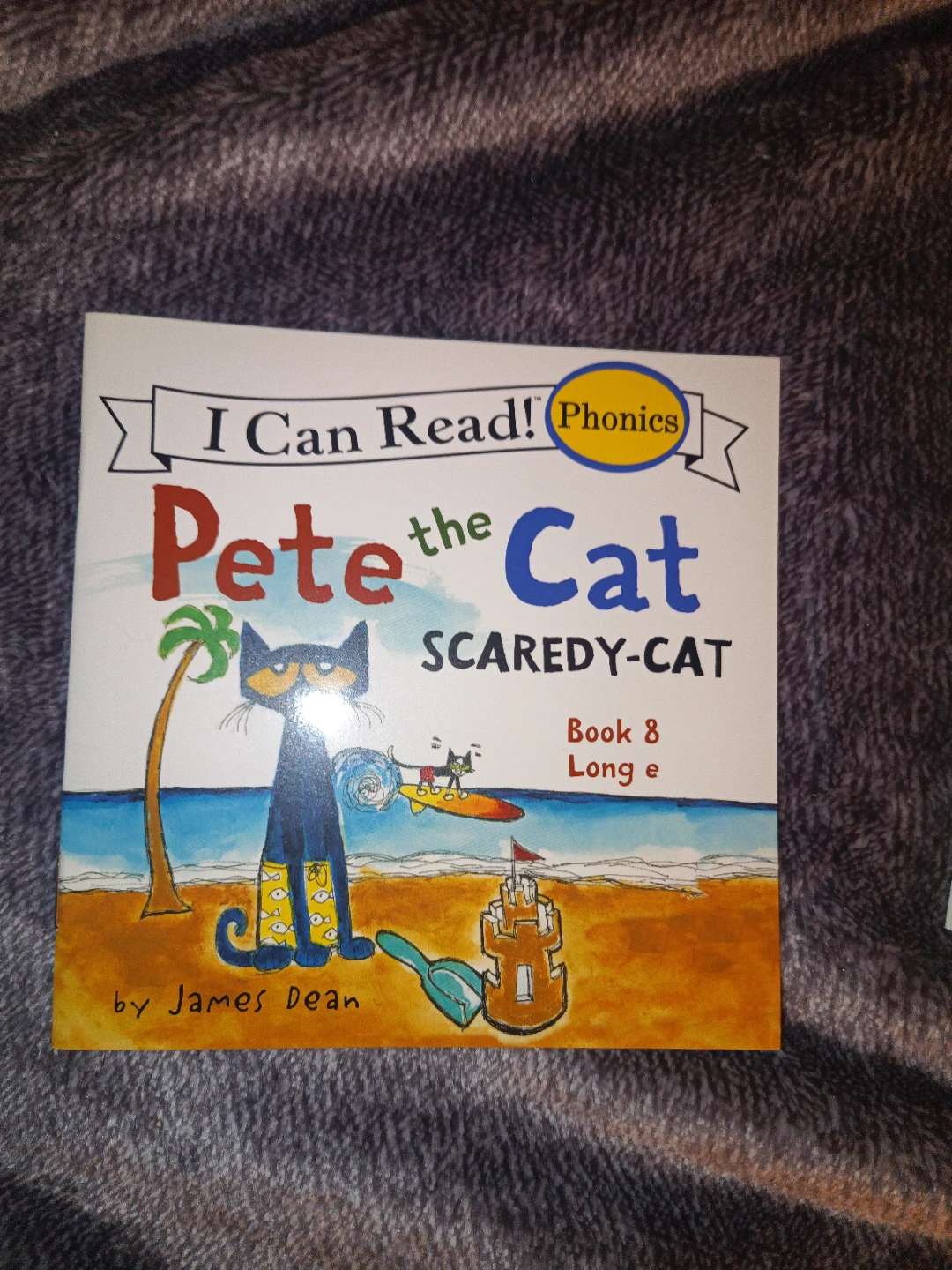 Pete the Cat I Can Read! Phonics Book Series by James Dean - photo 2