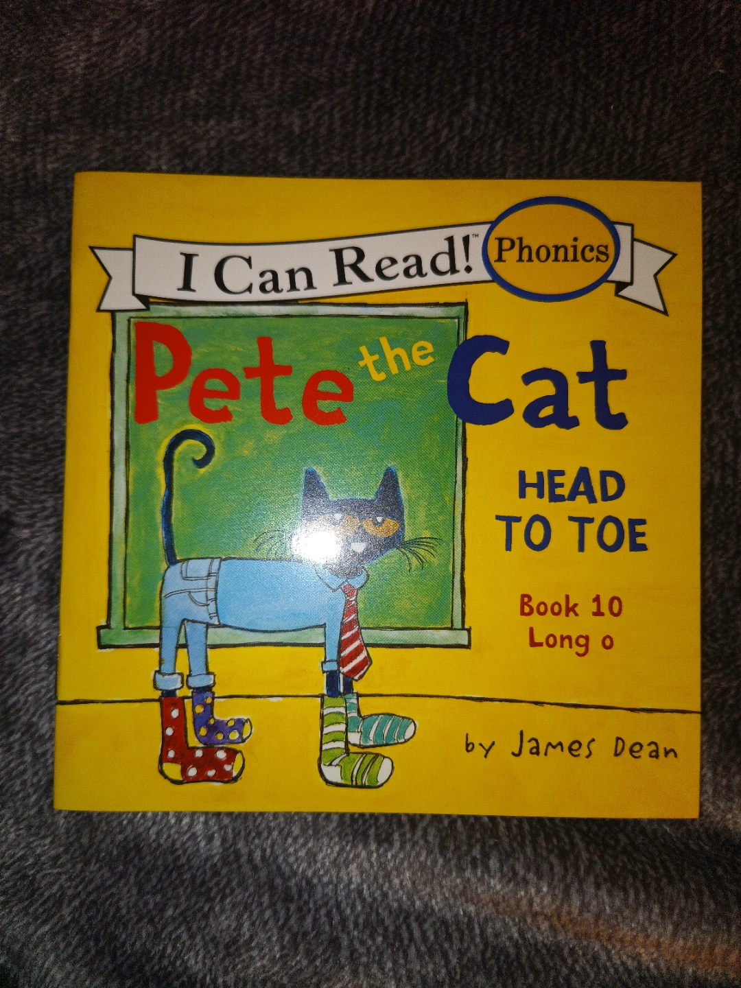 Pete the Cat I Can Read! Phonics Book Series by James Dean - photo 4