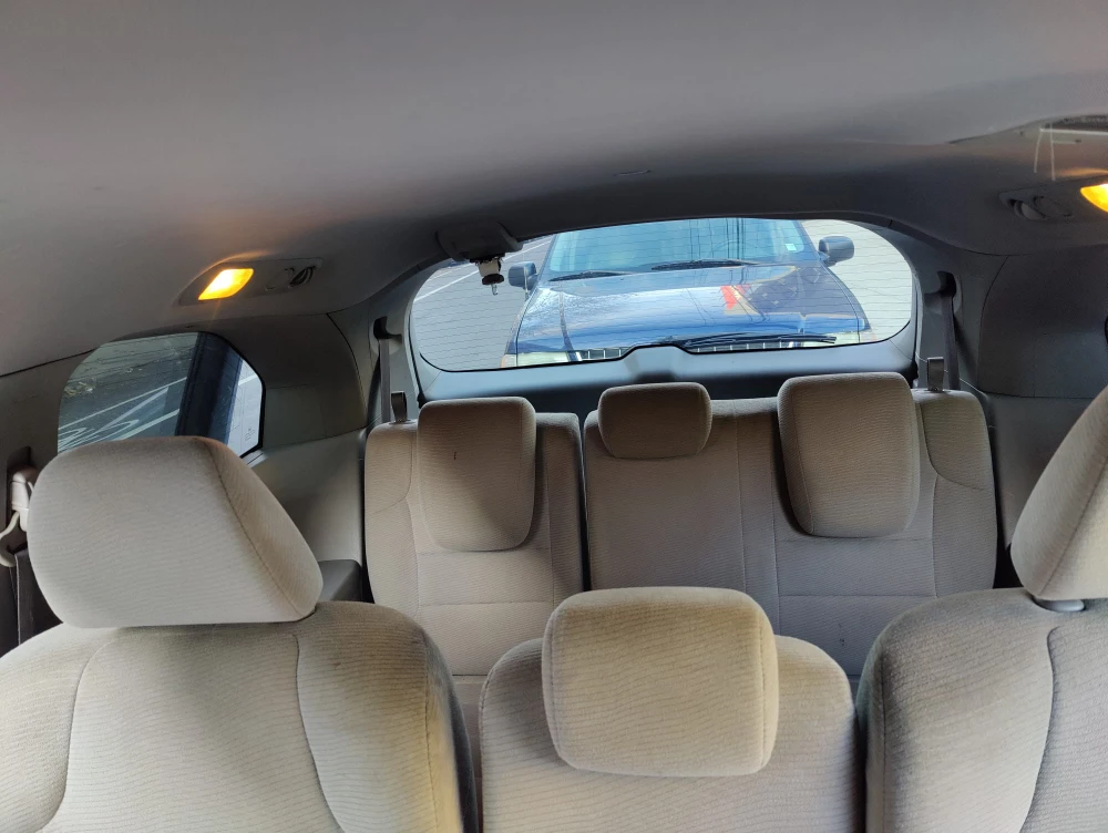 2011 Honda Odyssey EXL - photo 2