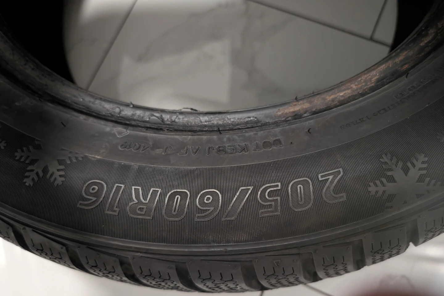 Dynamo Winter DW701 Tires - 205/60R16 - photo 2