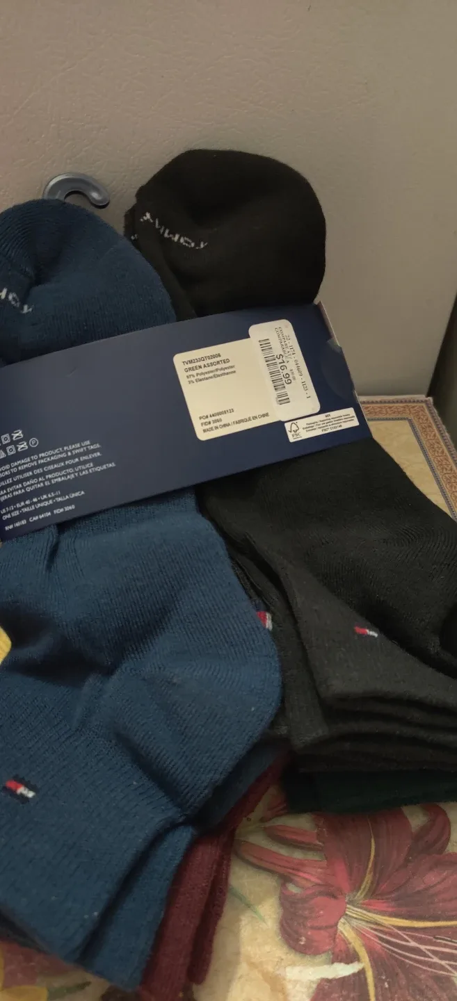 Tommy Hilfiger Cushion Quarter Cut Socks - Size 7-12 (New) image indicator(2)