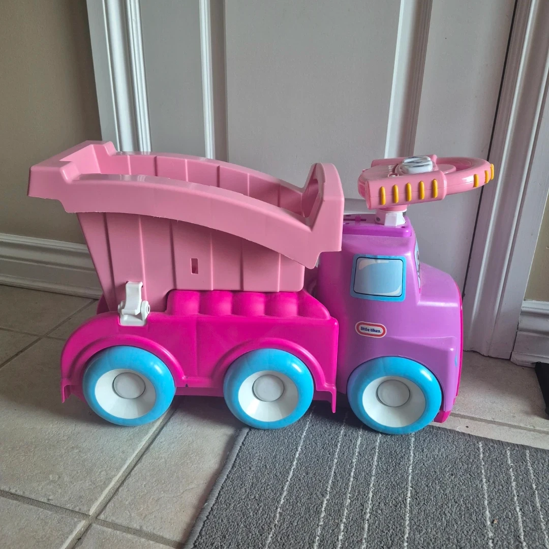 Little Tikes Dump Truck Ride-On - photo 2