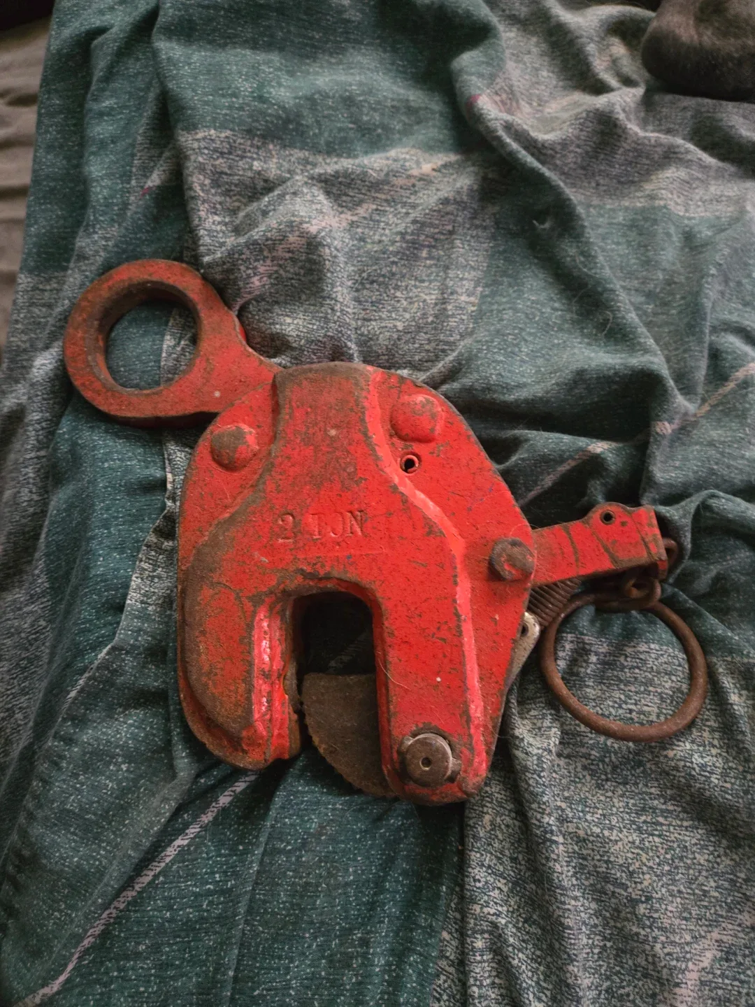 2 Ton Red Lifting Clamp