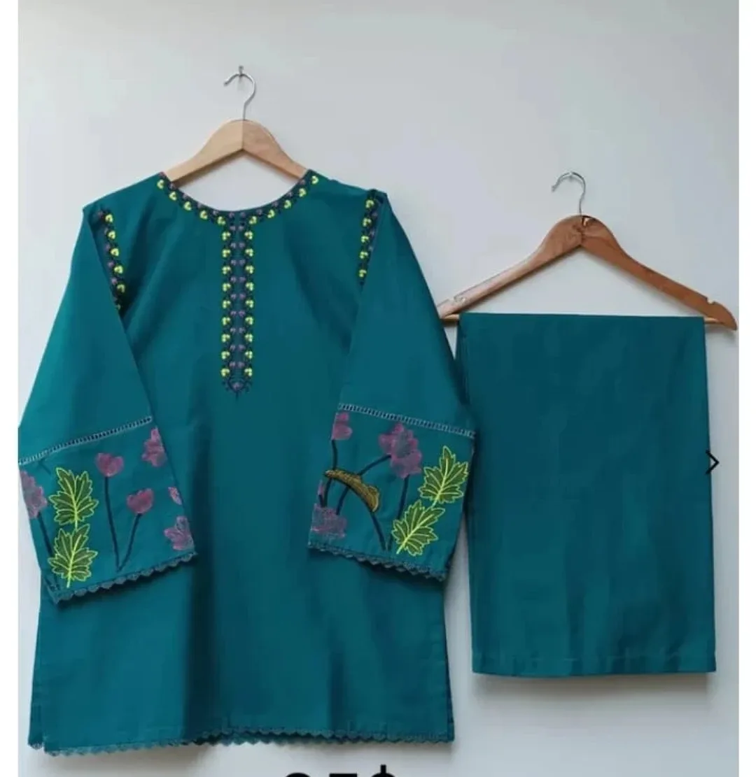 Semi-Formal Embroidered Dress, Size M image indicator(5)