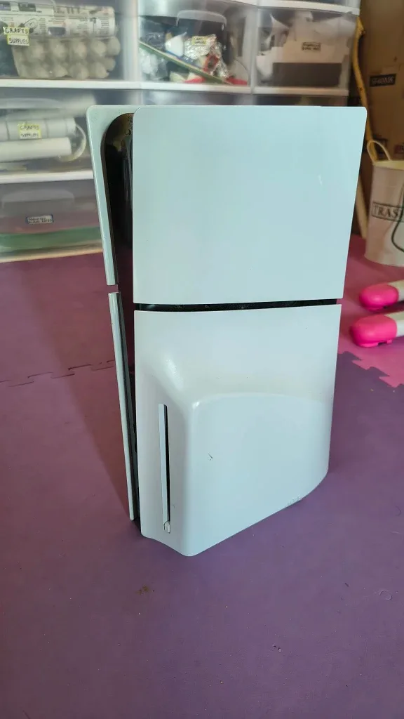 Ps5 disk version 1TB w God of War Ragnarok