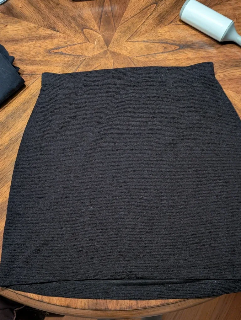 Reitman's Textured Black Skirt