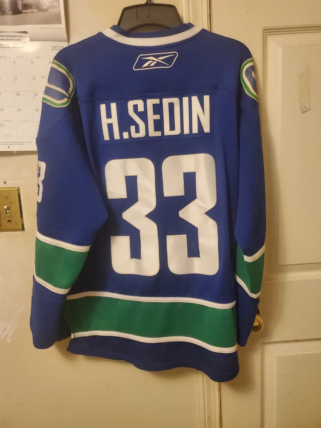 Vancouver Canucks H. Sedin #33 Reebok Jersey - Size M