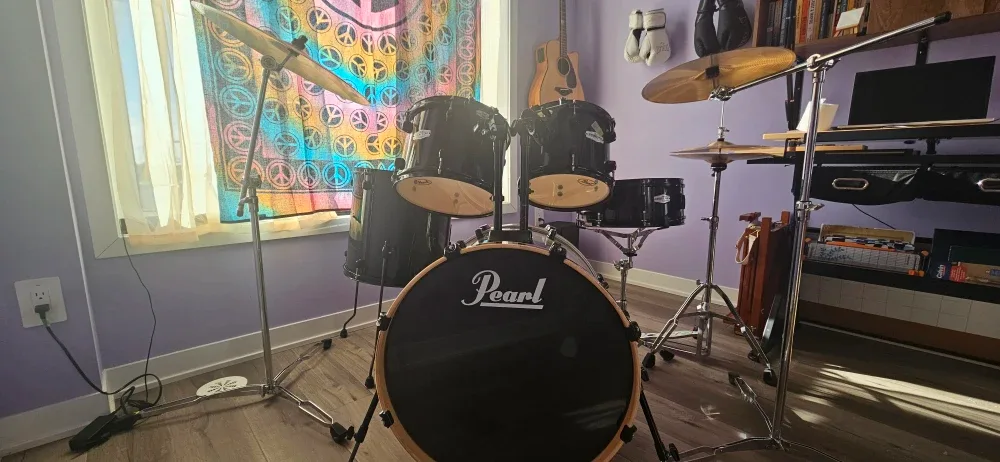 8- Piece Pearl Drum Kit! - Excellent Condition!