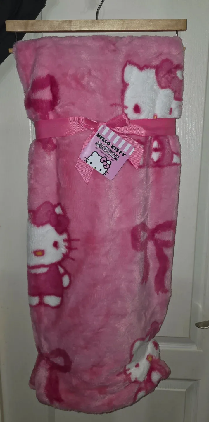 Hello Kitty Pink Bow Throw Blanket - NEW!
