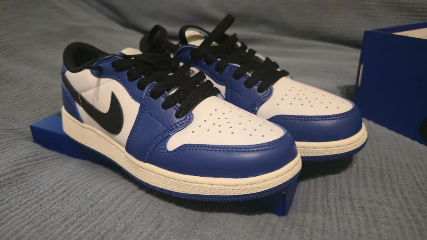 New Air Jordan 1 Retro Low OG (GS) - Size 7Y - photo 3