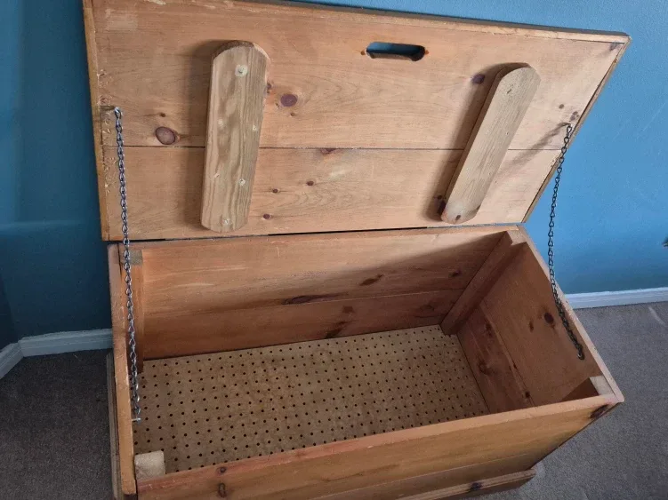 Wooden Blanket/Storage Box image indicator(3)